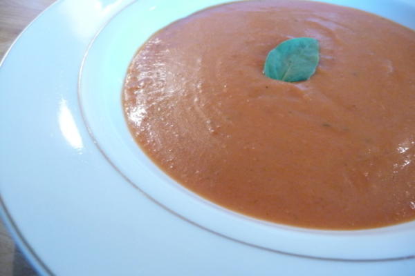 Sopa cremosa de tomate y albahaca (OAMC)