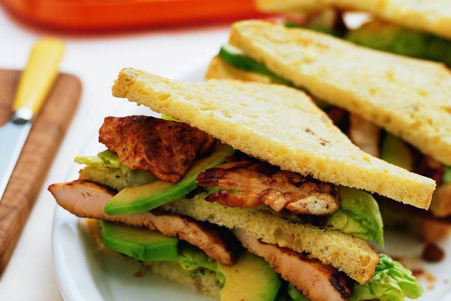 Sándwich de pollo a la plancha con aguacate Receta Hoy