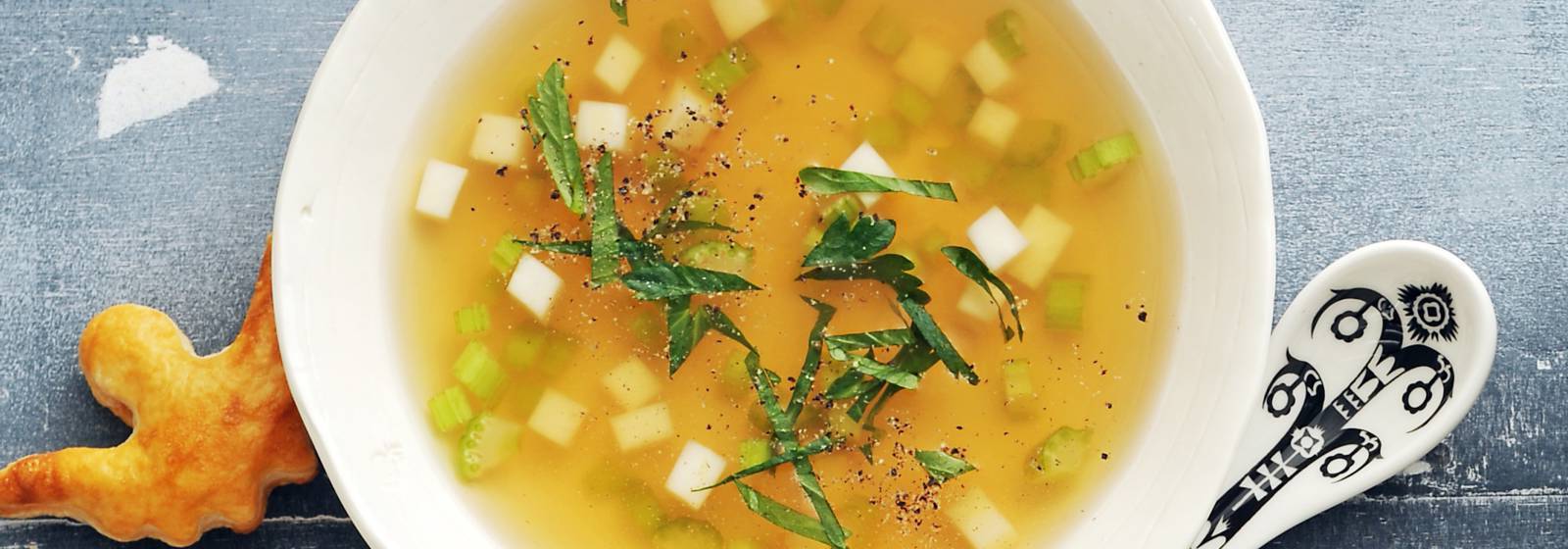 Caldo De Ternera Con Tres Tipos De Apio. Receta Hoy